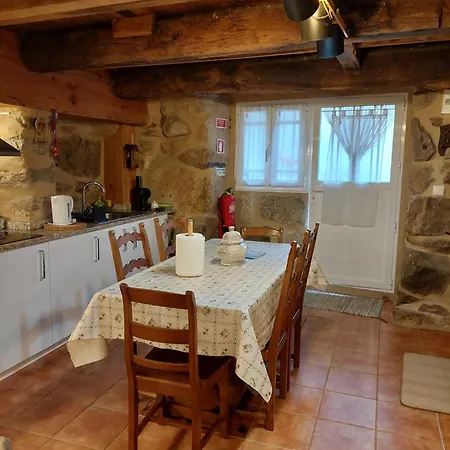 Cantinho De Tourêm Casa de Férias